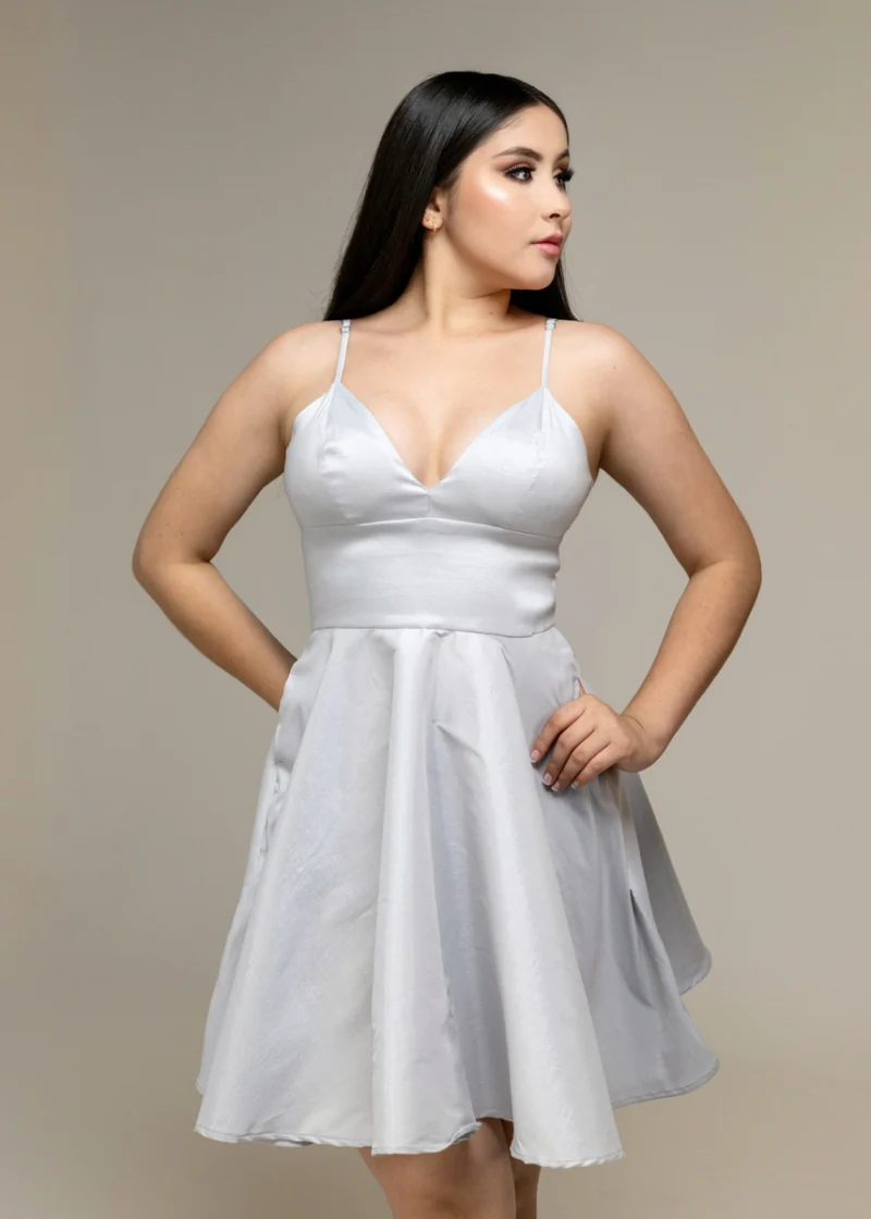 Vestido gris en tafeta copa triangulo