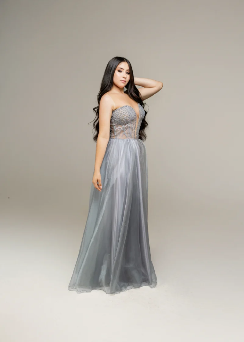 Vestido Quinceaños plateado